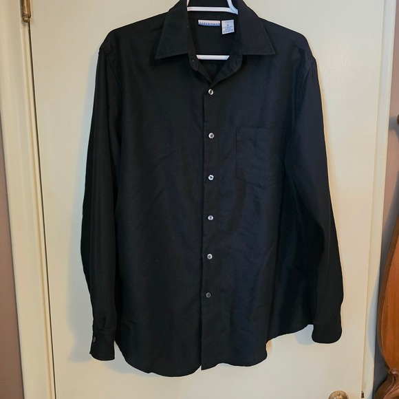 BREAKWATER Men's Black on Black Stripes long-sleeved button-up shirt Size Med - Picture 2 of 9
